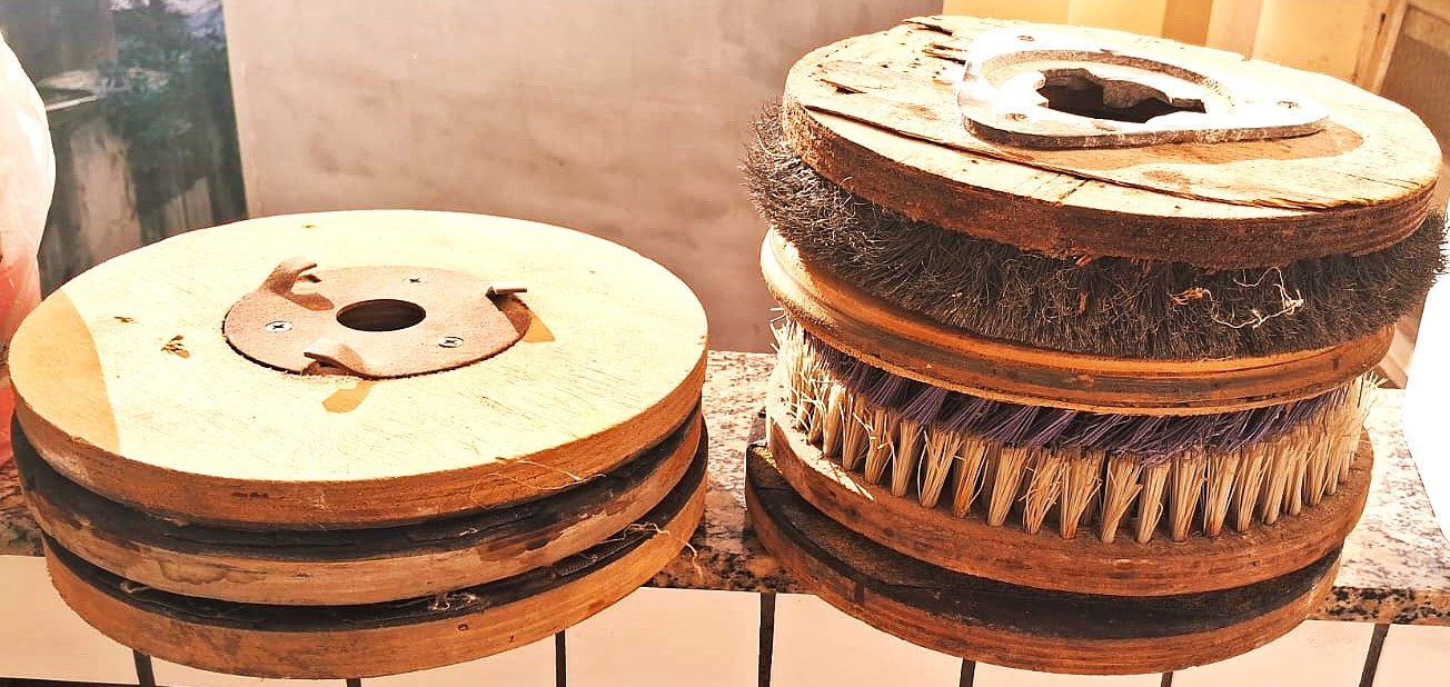 enceradeiraMAXPOL300-escovas