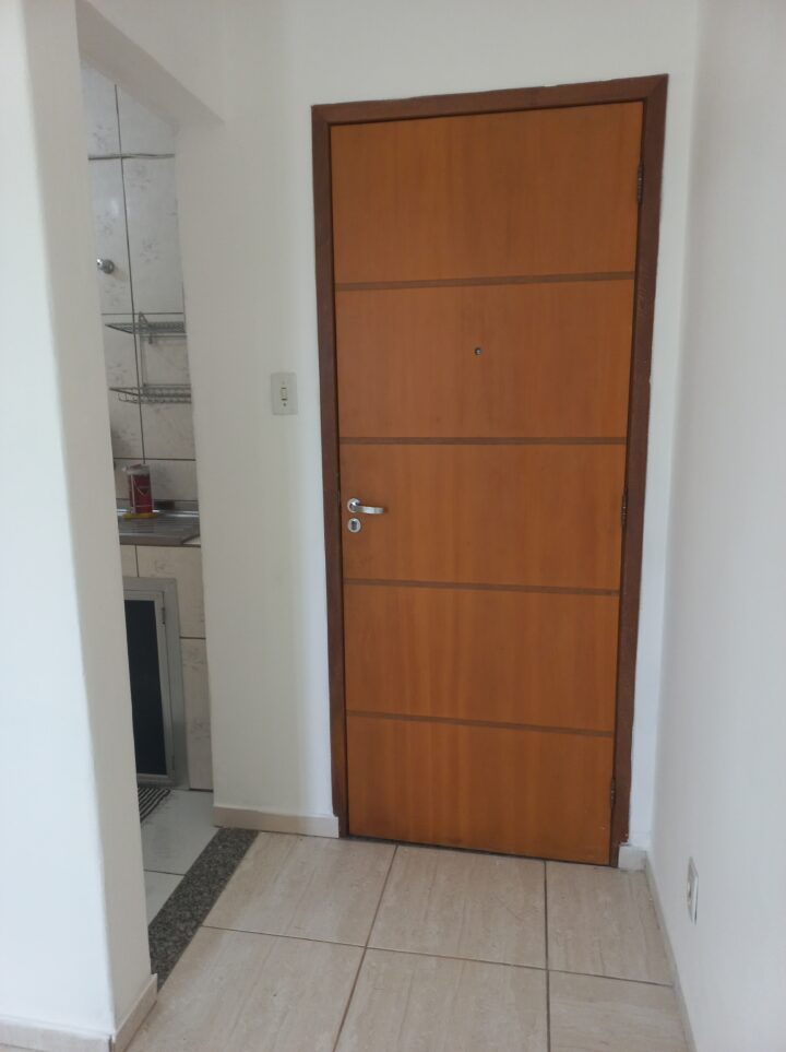 Alugo apartamento