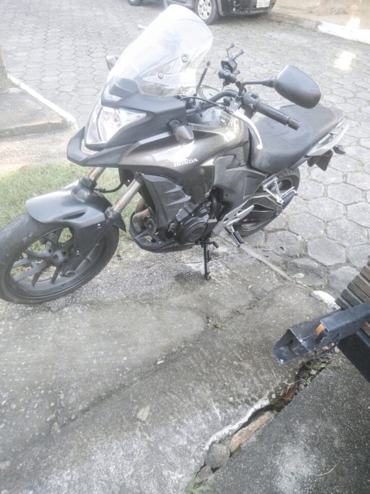 Vende-se Moto CB 500 X .