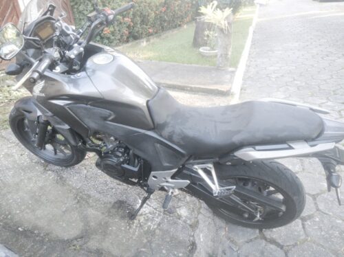 Vende-se Moto CB 500 X .