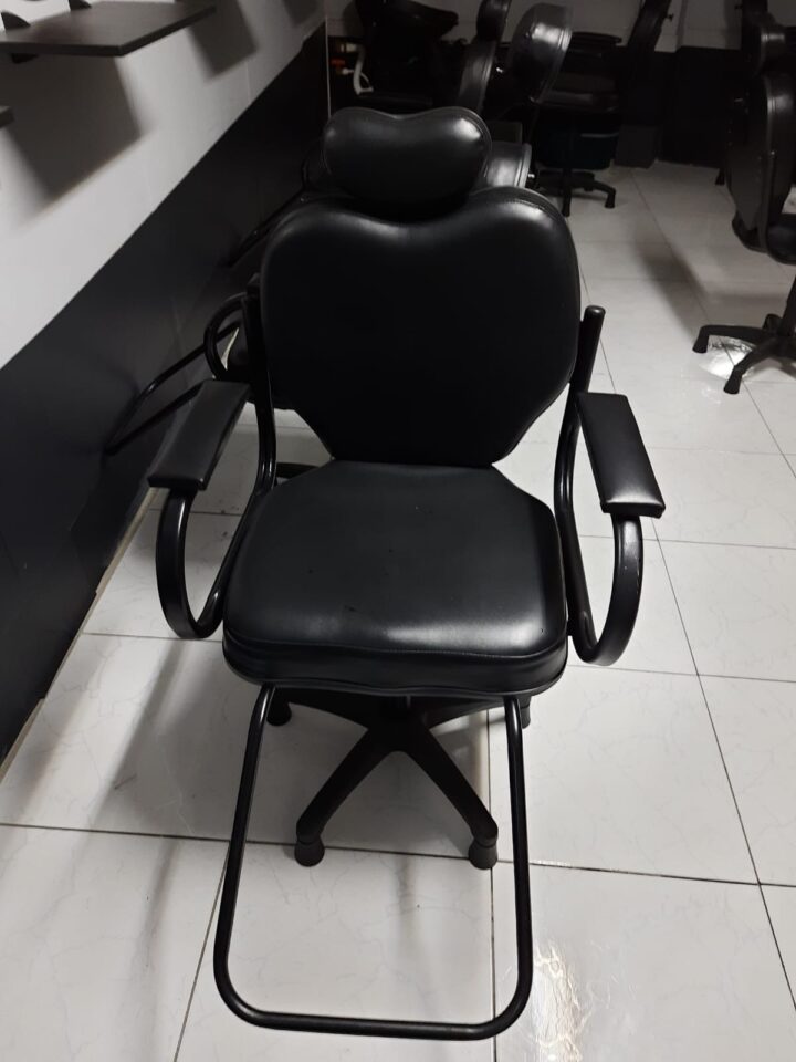 Vendo cadeira para salão de beleza ou barbearia