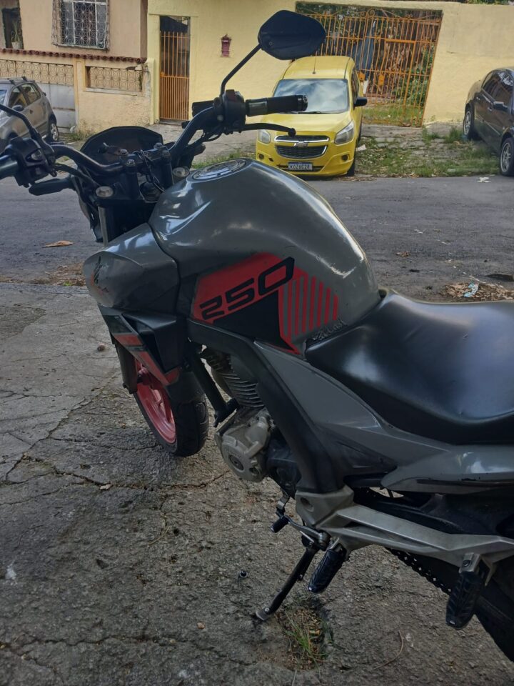 Vendo moto Twister 2020